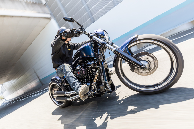 Harley-Davidson MILWAUKEE-EIGHT  Breakout  custom